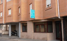 Hostal ** EC León